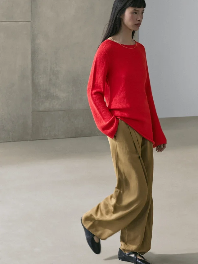 Asymmetrischer Strickpullover Asymmetrischer Strickpullover