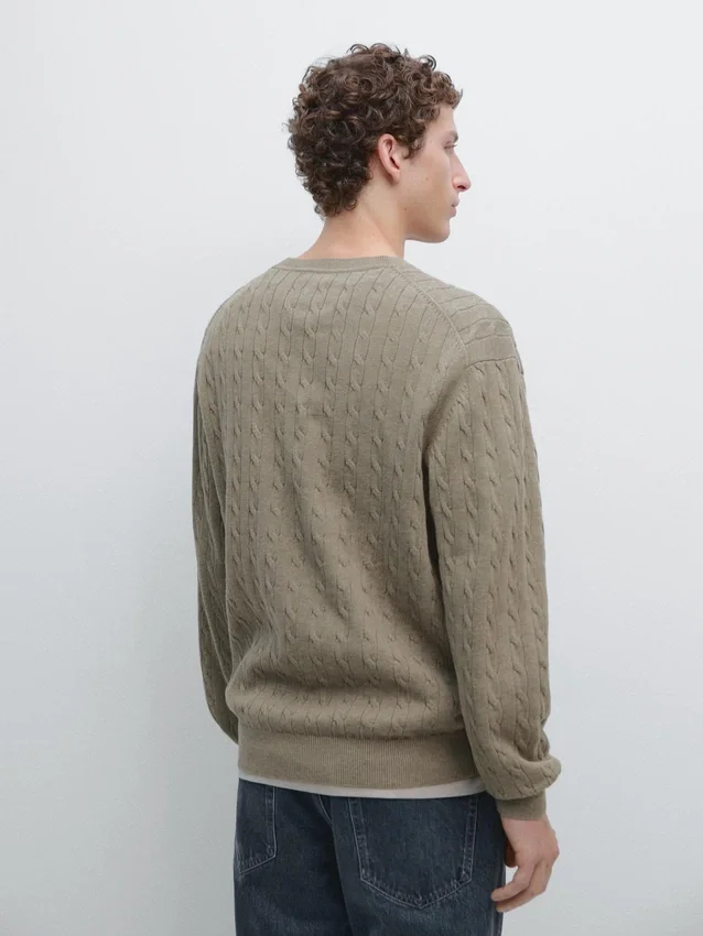 Baumwoll-Pullover mit Zopfmuster Baumwoll-Pullover mit Zopfmuster