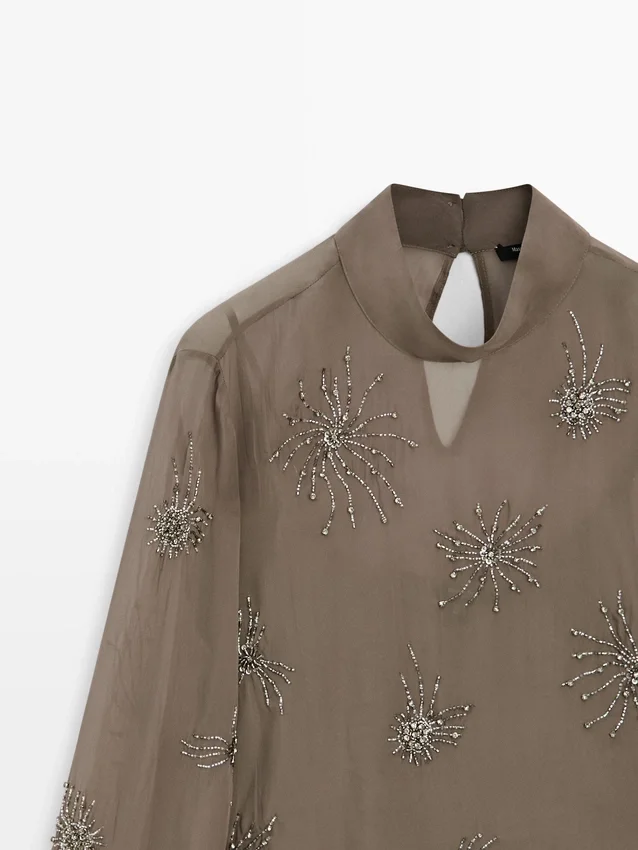 Bestickte, halbtransparente Bluse Bestickte, halbtransparente Bluse