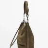 Bucket Bag aus Spaltveloursleder