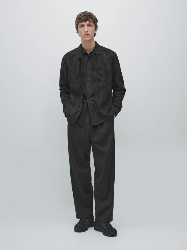 Cardigan aus Baumwoll-Woll-Mischung mit Knöpfen Cardigan aus Baumwoll-Woll-Mischung mit Knöpfen