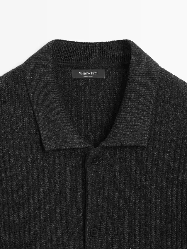 Cardigan aus Baumwoll-Woll-Mischung mit Knöpfen Cardigan aus Baumwoll-Woll-Mischung mit Knöpfen