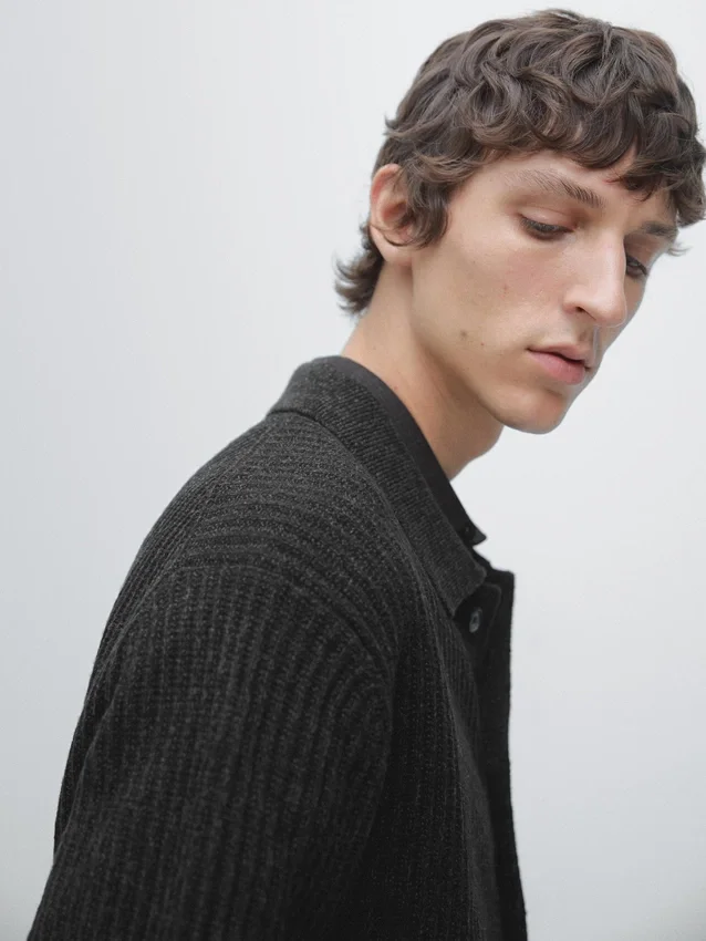 Cardigan aus Baumwoll-Woll-Mischung mit Knöpfen Cardigan aus Baumwoll-Woll-Mischung mit Knöpfen