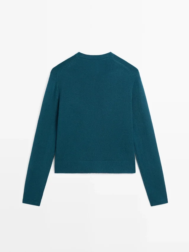 Cardigan aus Wollstrick mit verdeckten Knöpfen Cardigan aus Wollstrick mit verdeckten Knöpfen