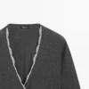Cardigan im Wickelstil mit Spitzendetails