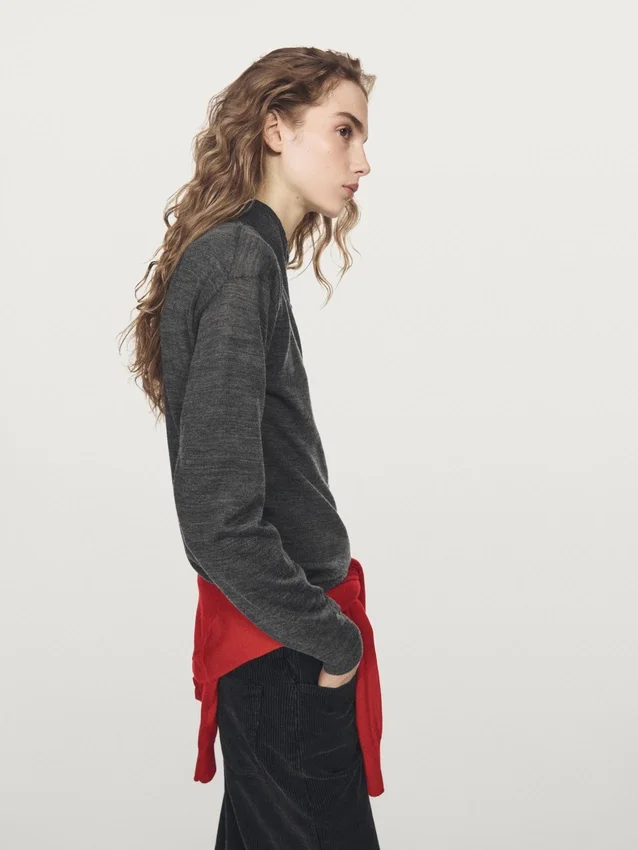 Cardigan mit Rollkragen und verdeckten Knöpfen Cardigan mit Rollkragen und verdeckten Knöpfen