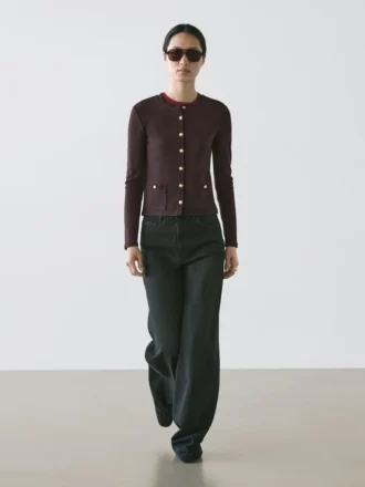 Cardigans mit goldenen Knöpfen