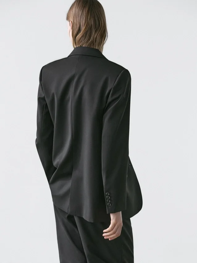 Extrafeiner Zweiknopf-Blazer aus Wolle Extrafeiner Zweiknopf-Blazer aus Wolle