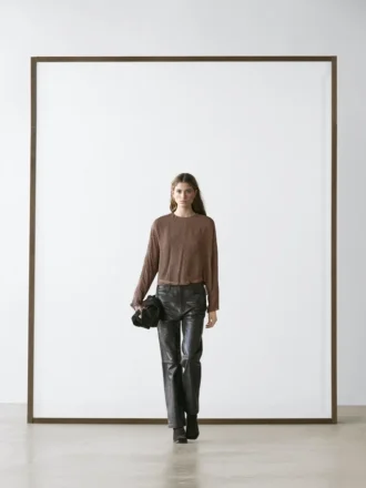 Fließende Bluse mit geometrischem Print