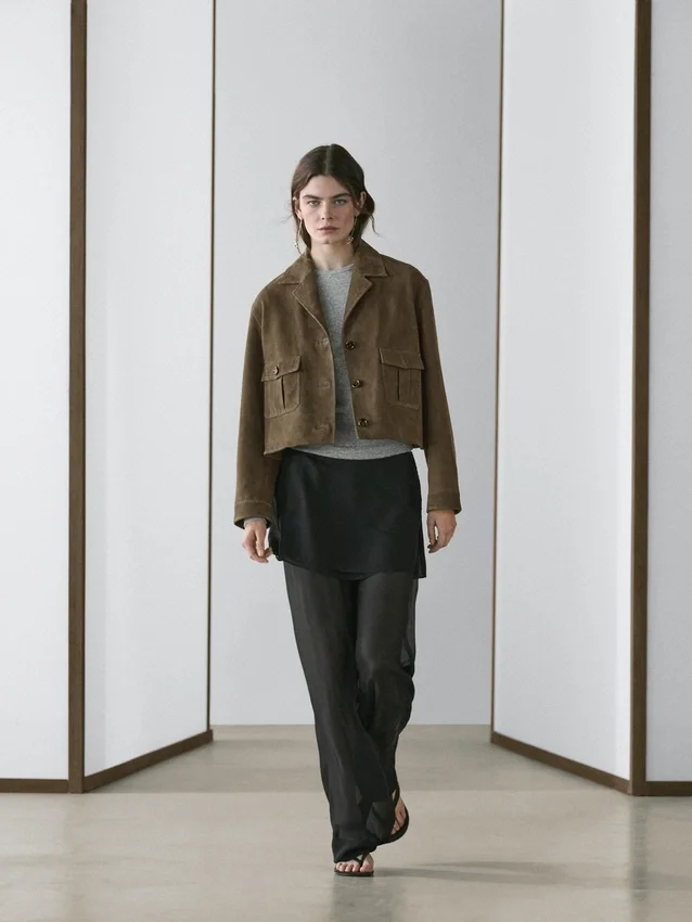 Fließende, kontrastierende Seidenhose Fließende, kontrastierende Seidenhose