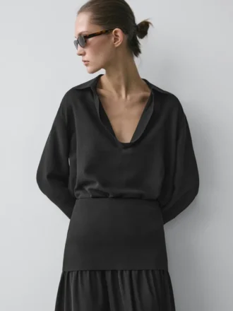 Fließendes Hemd aus Baumwollmischung mit V-Ausschnitt