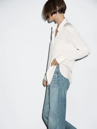 Fließendes Hemd mit Hemdkragen