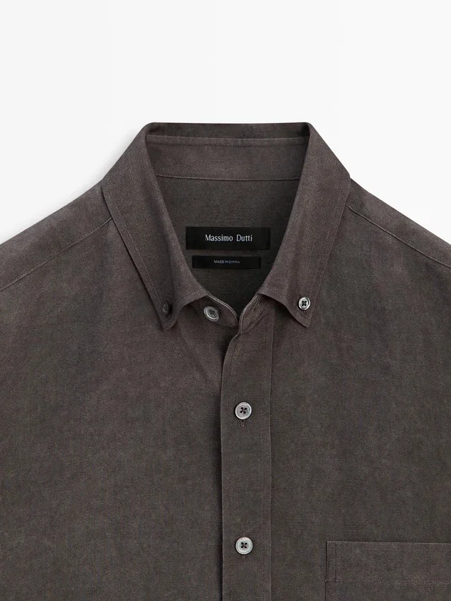 Fließendes Hemd mit Tasche Fließendes Hemd mit Tasche