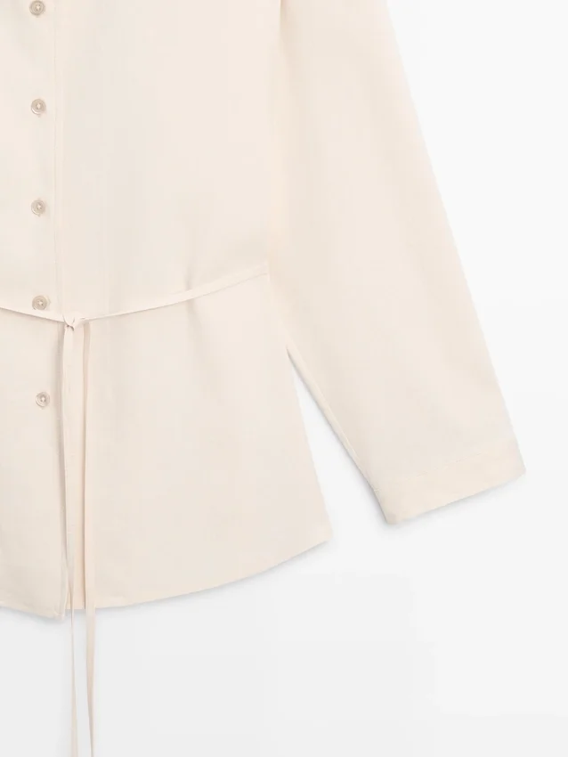 Fließendes Overshirt mit Kragen-Detail Fließendes Overshirt mit Kragen-Detail