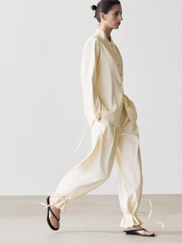 Fließendes Overshirt mit Kragen-Detail Fließendes Overshirt mit Kragen-Detail