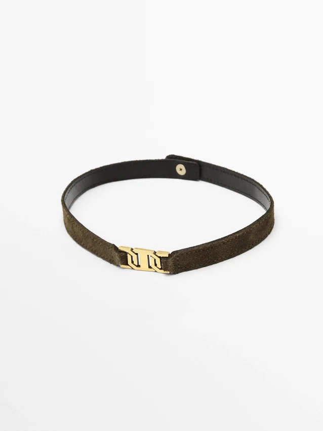 Geölte Reitstiefel aus gespaltenem Wildleder Geölte Reitstiefel aus gespaltenem Wildleder