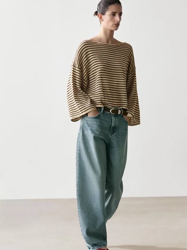 Gestreifter Strickpullover aus 100 % Baumwolle Gestreifter Strickpullover aus 100 % Baumwolle