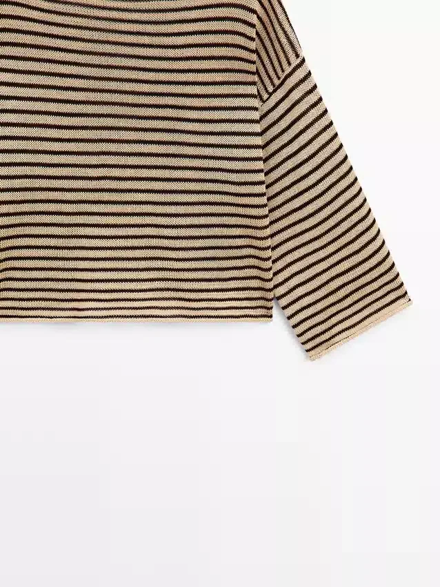 Gestreifter Strickpullover aus 100 % Baumwolle Gestreifter Strickpullover aus 100 % Baumwolle