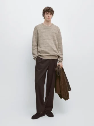 Gestreifter Strickpullover mit Rundhalsausschnitt