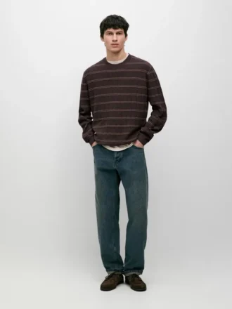 Gestreifter Strickpullover mit Rundhalsausschnitt