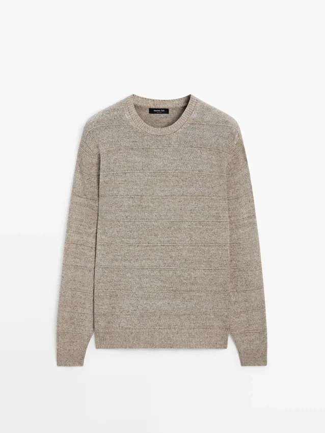Gestreifter Strickpullover mit Rundhalsausschnitt Gestreifter Strickpullover mit Rundhalsausschnitt