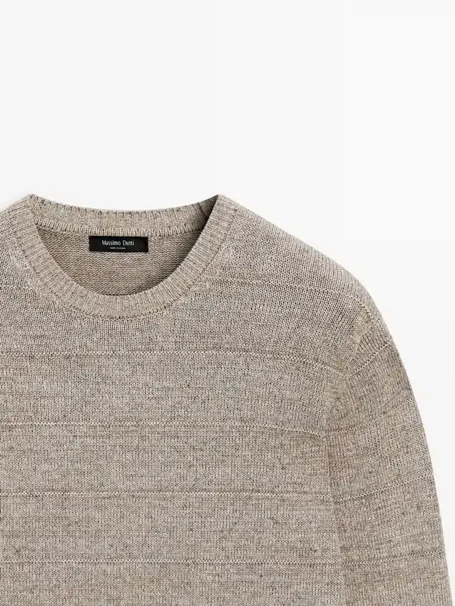 Gestreifter Strickpullover mit Rundhalsausschnitt Gestreifter Strickpullover mit Rundhalsausschnitt