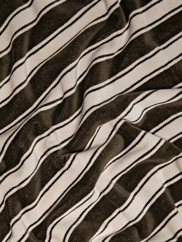 Gestreiftes Baumwollhandtuch Gestreiftes Baumwollhandtuch