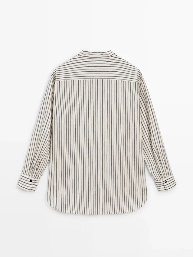 Gestreiftes, fließendes Hemd mit Stehkragen Gestreiftes, fließendes Hemd mit Stehkragen