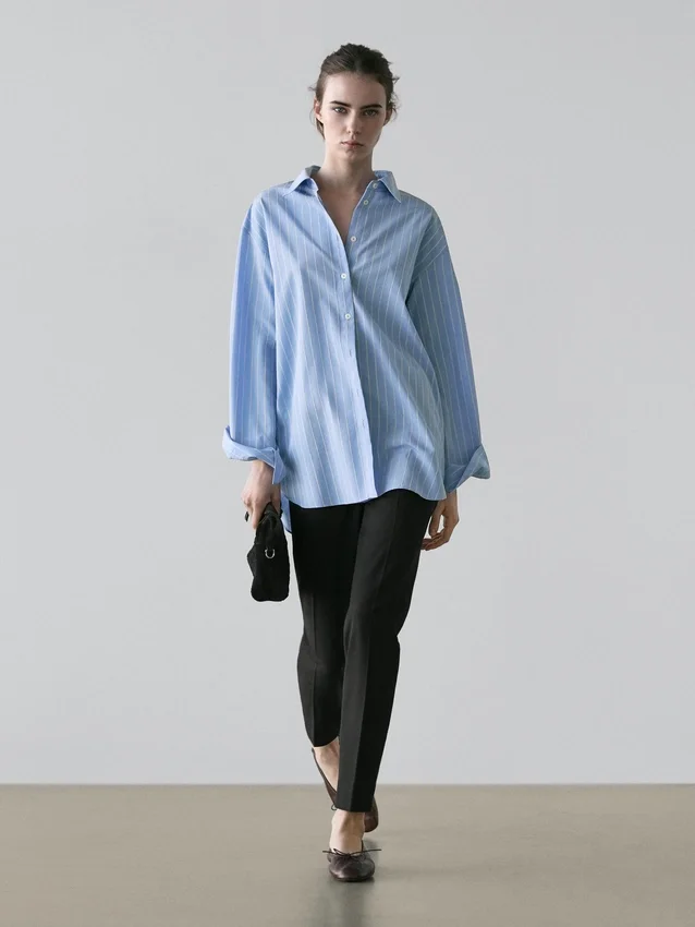 Gestreiftes, locker sitzendes Hemd Gestreiftes, locker sitzendes Hemd