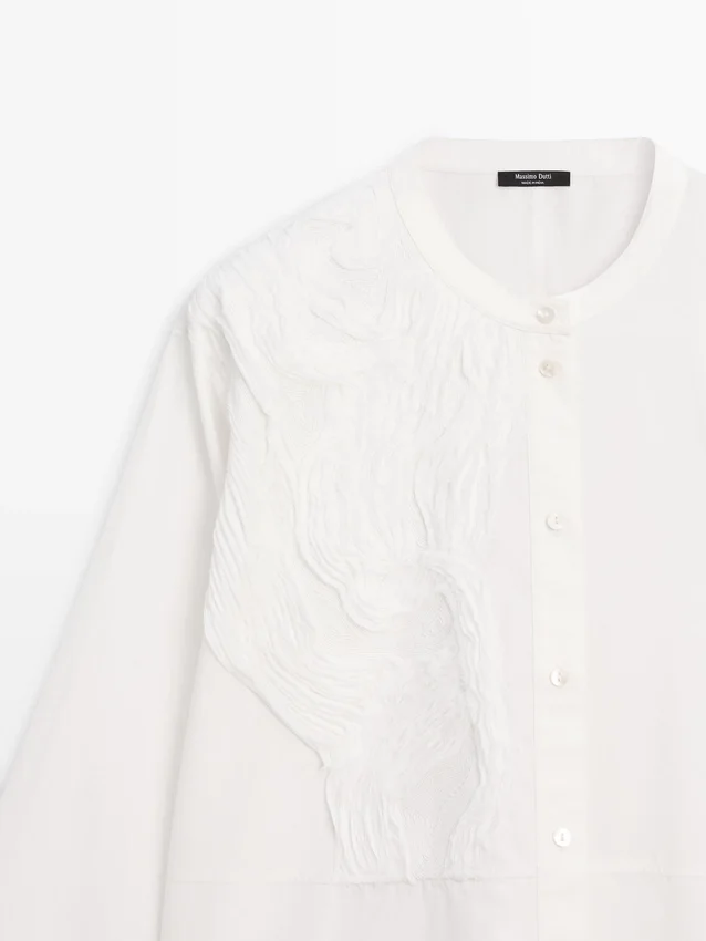 Hemd aus Baumwollmischgewebe mit Stickerei Hemd aus Baumwollmischgewebe mit Stickerei