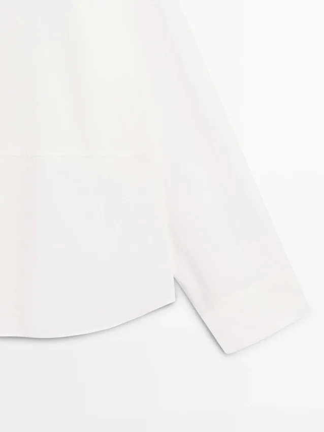 Hemd aus Baumwollmischgewebe mit Stickerei Hemd aus Baumwollmischgewebe mit Stickerei