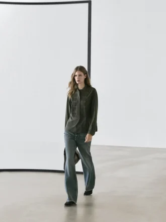 Hemd mit Biesen und Stehkragen