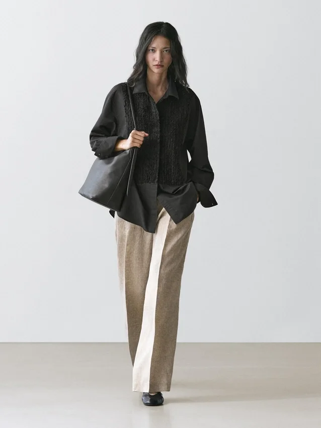 Hemd mit Latz und Stickerei Hemd mit Latz und Stickerei