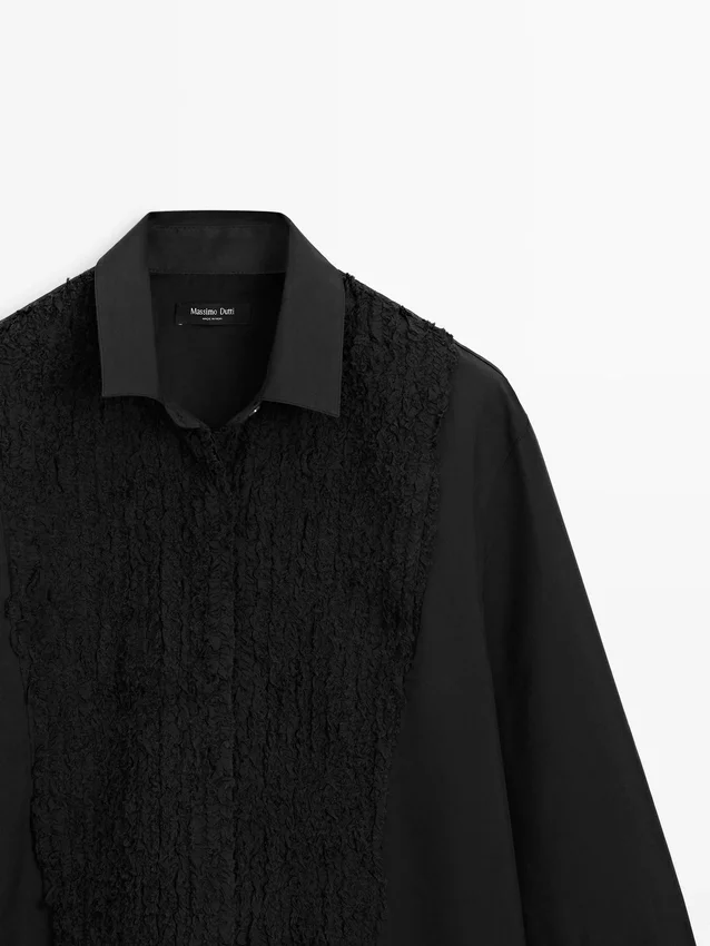 Hemd mit Latz und Stickerei Hemd mit Latz und Stickerei