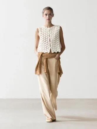 Häkel-Weste aus Baumwolle mit floralen Details