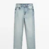 Jeans mit geradem Bein und hoher Taille