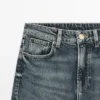 Jeans mit geradem Bein und mittlerer Leibhöhe