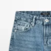 Jeans mit geradem Bein und niedriger Leibhöhe Jeans mit geradem Bein und niedriger Leibhöhe