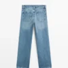Jeans mit geradem Bein und niedriger Leibhöhe Jeans mit geradem Bein und niedriger Leibhöhe