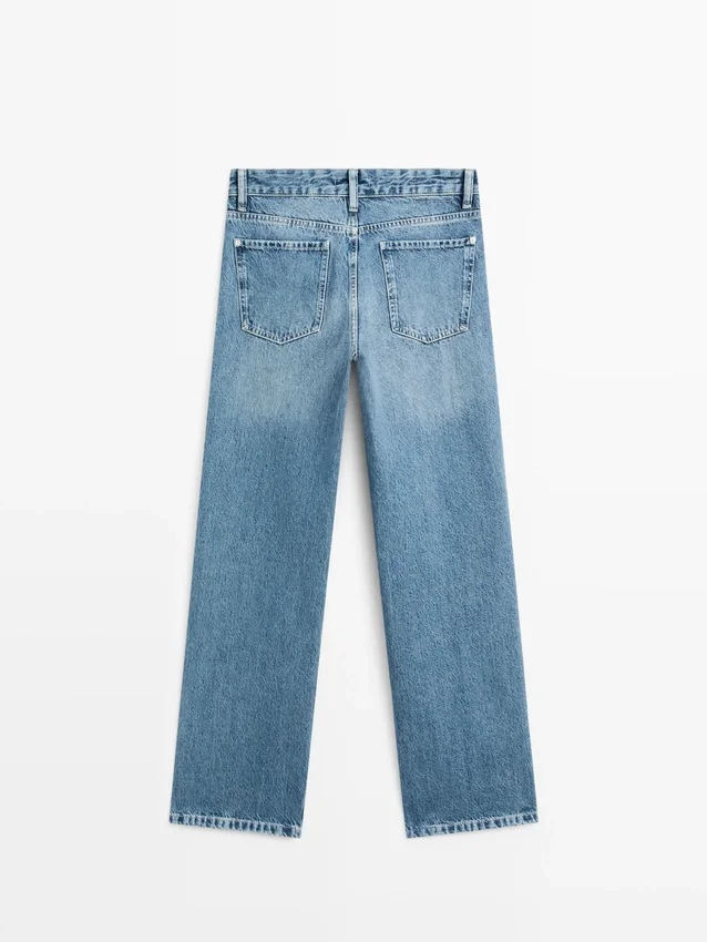 Jeans mit geradem Bein und niedriger Leibhöhe Jeans mit geradem Bein und niedriger Leibhöhe