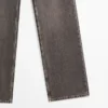 Jeans mit geradem Bein und niedriger Leibhöhe Jeans mit geradem Bein und niedriger Leibhöhe