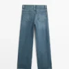 Jeans mit hoher Taille und weitem Bein Jeans mit hoher Taille und weitem Bein