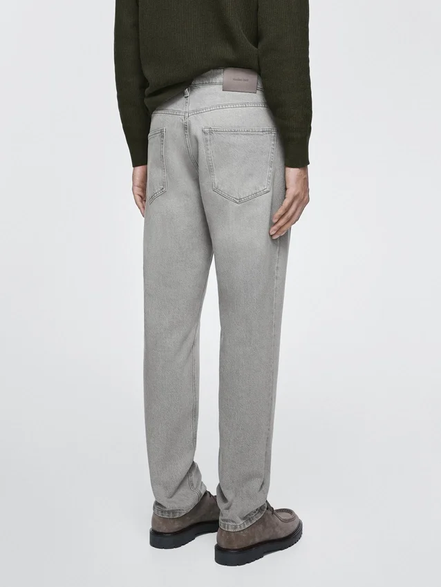 Jeans mit konischer Passform Jeans mit konischer Passform