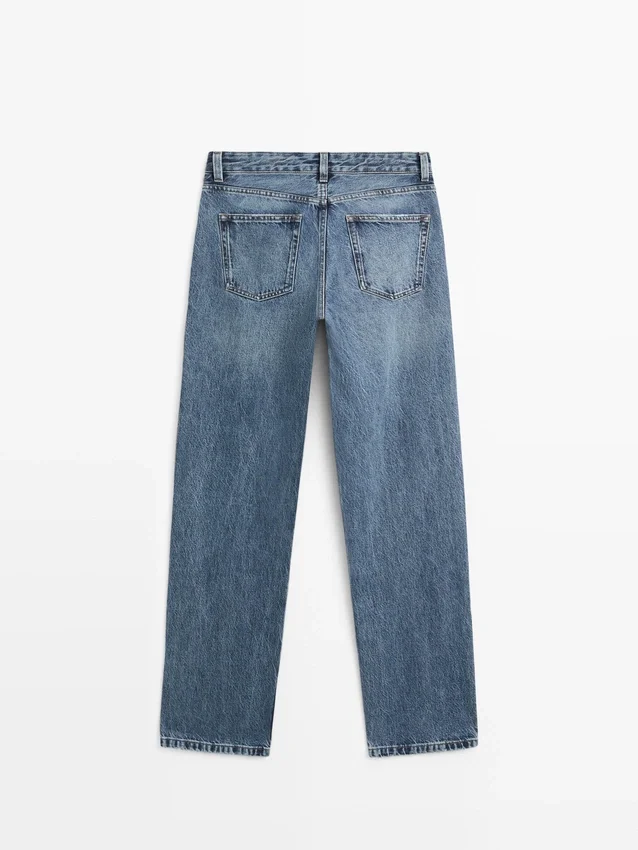 Jeans mit mittlerer Leibhöhe und geradem Bein Jeans mit mittlerer Leibhöhe und geradem Bein