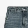 Jeans mit mittlerer Leibhöhe und Schlag Jeans mit mittlerer Leibhöhe und Schlag