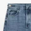 Jeans mit mittlerer Leibhöhe und Schlag Jeans mit mittlerer Leibhöhe und Schlag