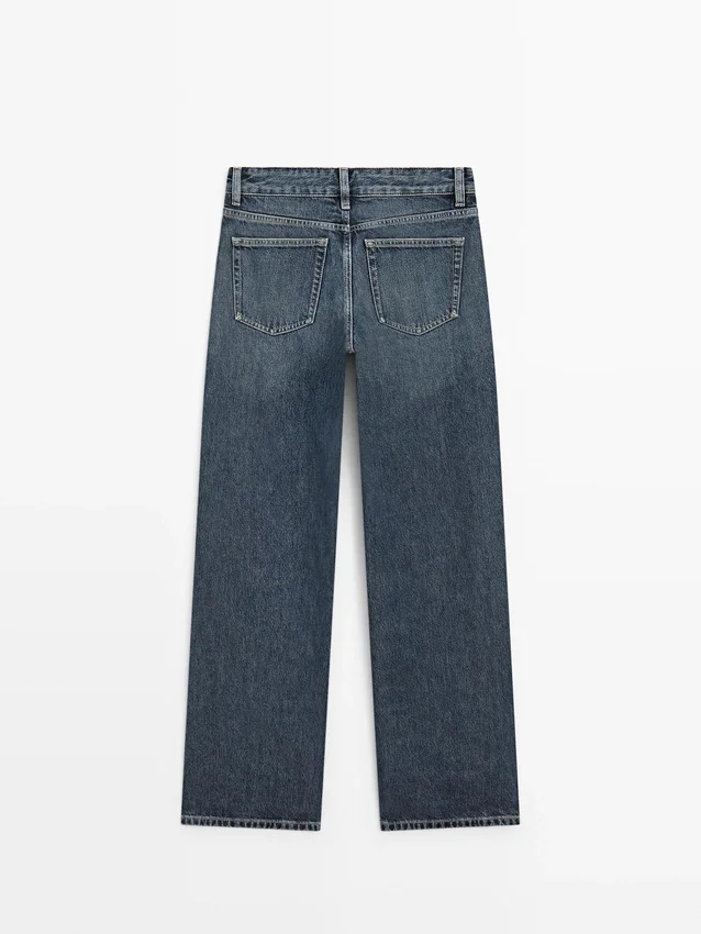Jeans mit mittlerer Leibhöhe und weitem Bein Jeans mit mittlerer Leibhöhe und weitem Bein