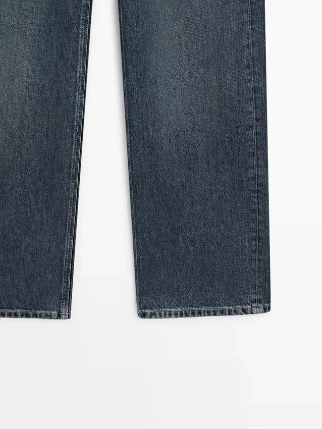 Jeans mit mittlerer Leibhöhe und weitem Bein Jeans mit mittlerer Leibhöhe und weitem Bein
