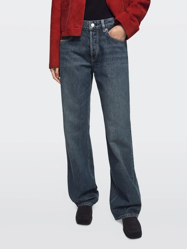 Jeans mit mittlerer Leibhöhe und weitem Bein Jeans mit mittlerer Leibhöhe und weitem Bein