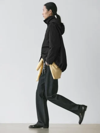 Jeans mit mittlerer Leibhöhe und weitem Bein